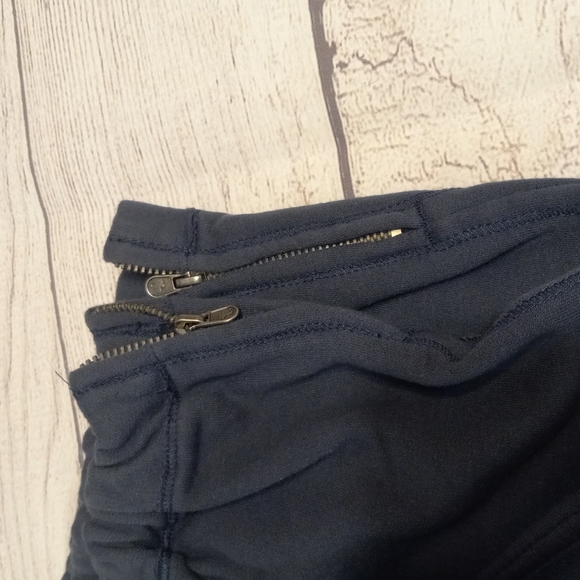 Abercrombie & Fitch Fleece Capri Sweatpants NWT size small Navy - Picture 3 of 11